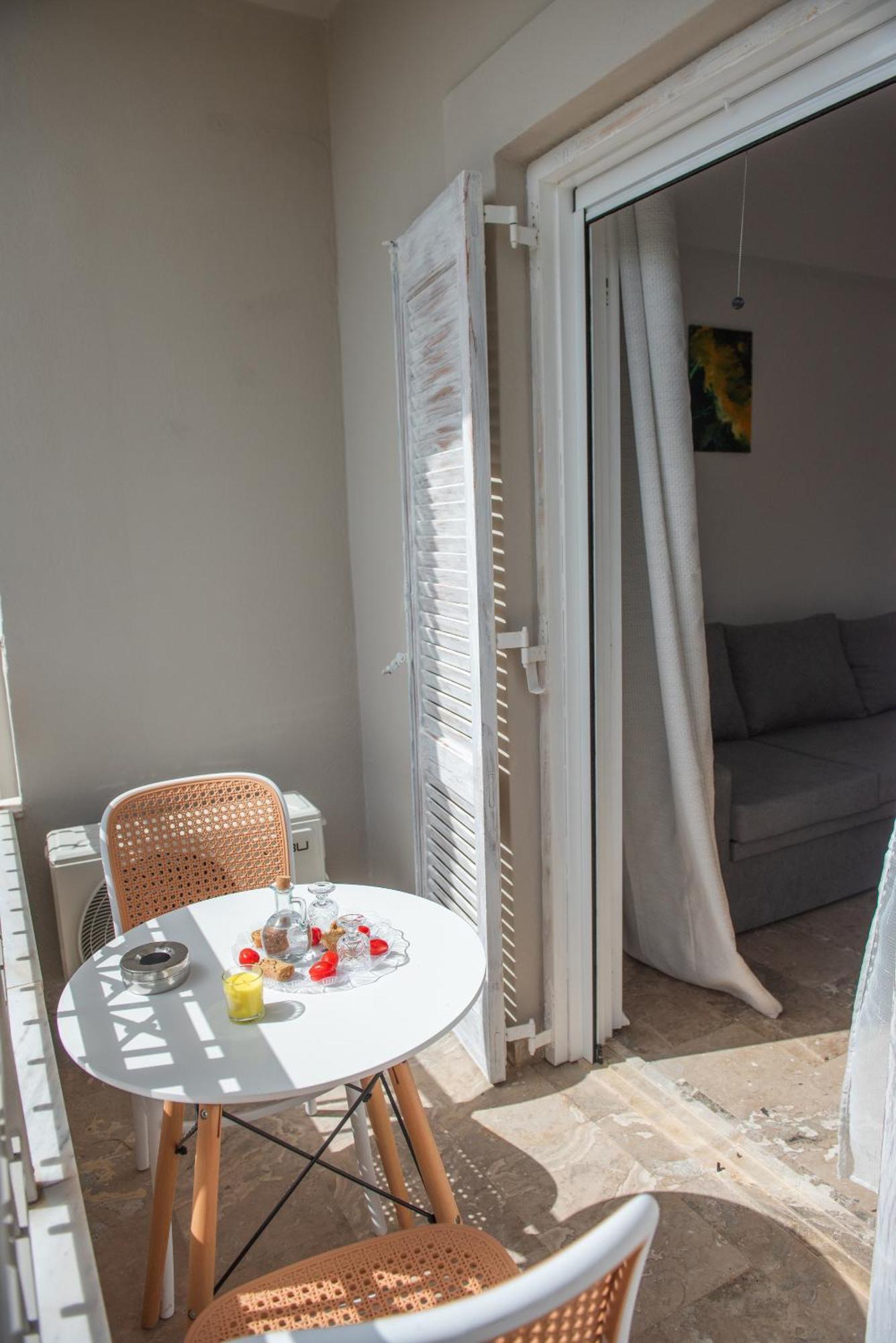 Asterion Apartment *